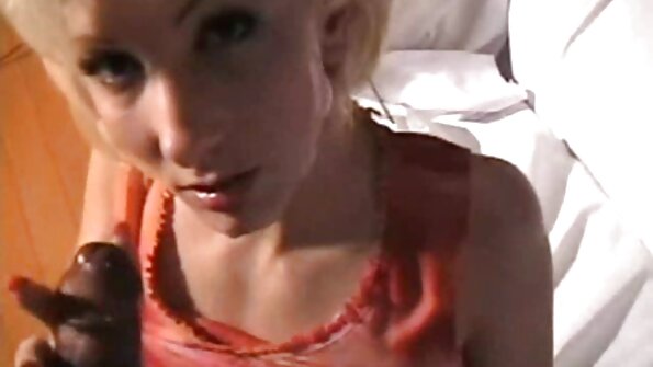 La bionda video gratis di sesso amatoriale Claudia Macc fa un pompino e fa sesso soft